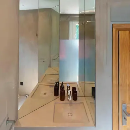 Charming House - Ac - 4br-8p - 圣特罗佩