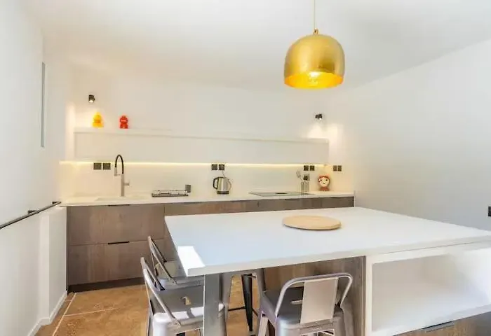 Charming House - Ac - 4br-8p - Villa